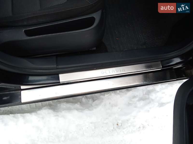 Лифтбек Skoda Octavia 2007 в Остроге