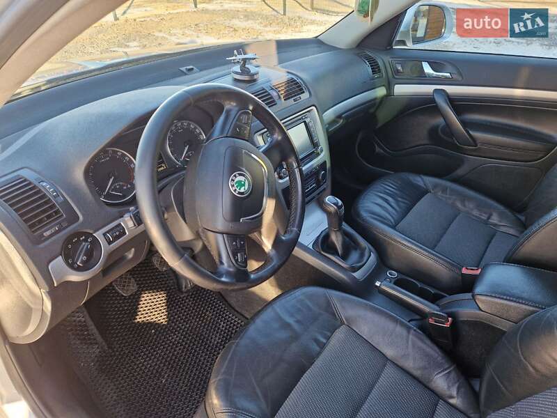 Универсал Skoda Octavia 2012 в Мостиске