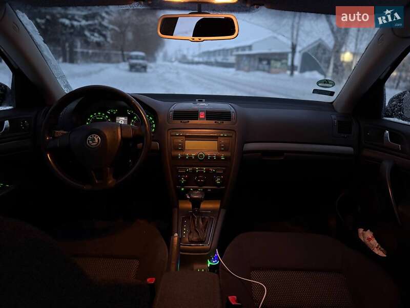 Універсал Skoda Octavia 2008 в Звягелі