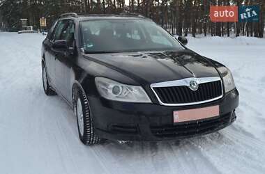 Универсал Skoda Octavia 2010 в Остроге