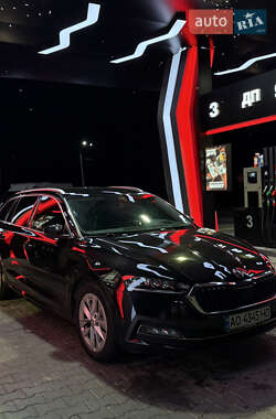 Універсал Skoda Octavia 2021 в Ужгороді