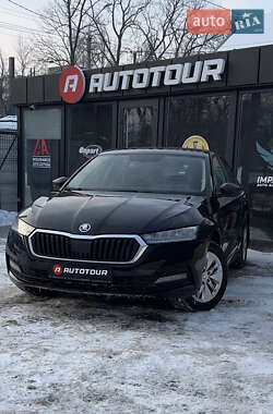 Ліфтбек Skoda Octavia 2021 в Чернівцях
