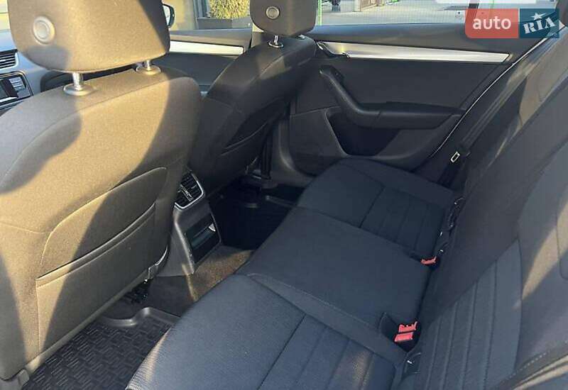 Лифтбек Skoda Octavia 2016 в Ужгороде