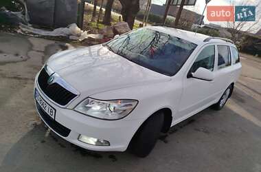 Универсал Skoda Octavia 2012 в Виноградове