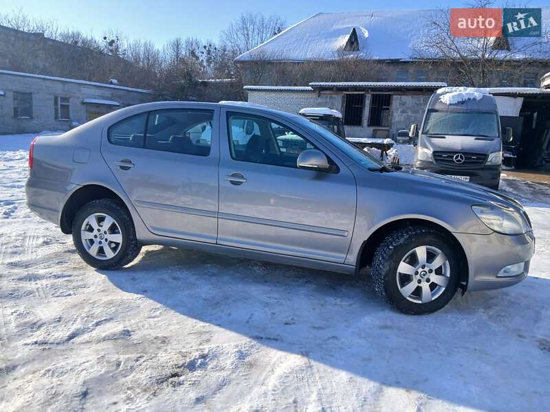 Лифтбек Skoda Octavia 2009 в Калуше