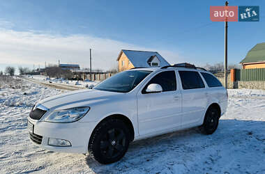 Универсал Skoda Octavia 2012 в Лохвице