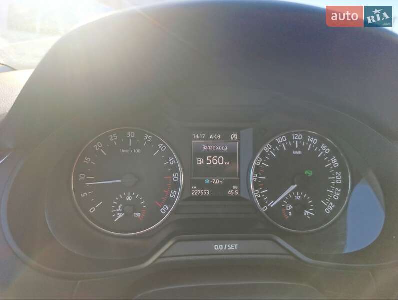 Универсал Skoda Octavia 2015 в Ровно