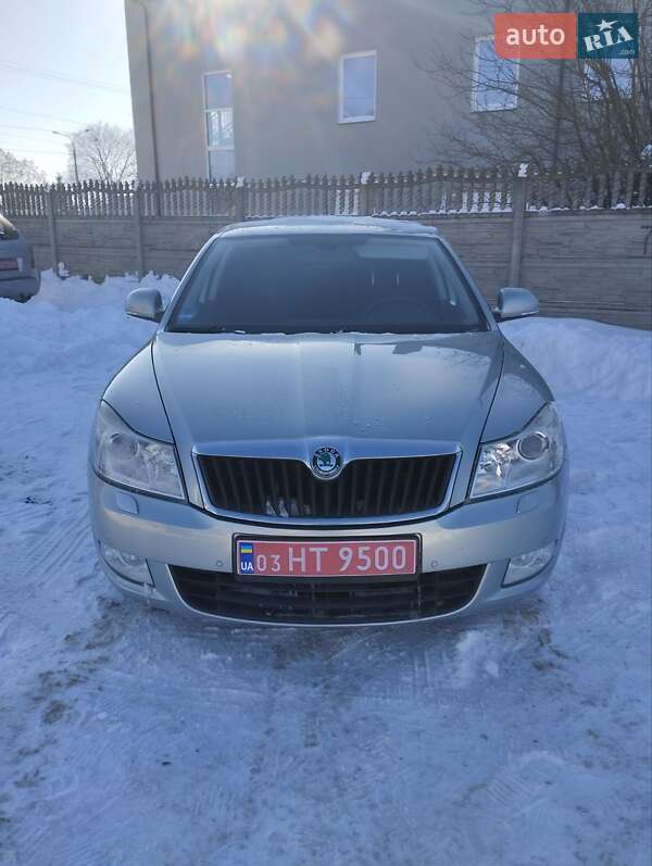 Универсал Skoda Octavia 2009 в Луцке фото 2 Универсал Skoda Octavia 2009 в Луцке