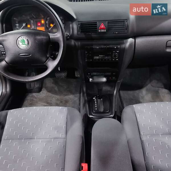 Лифтбек Skoda Octavia 2003 в Хмельницком