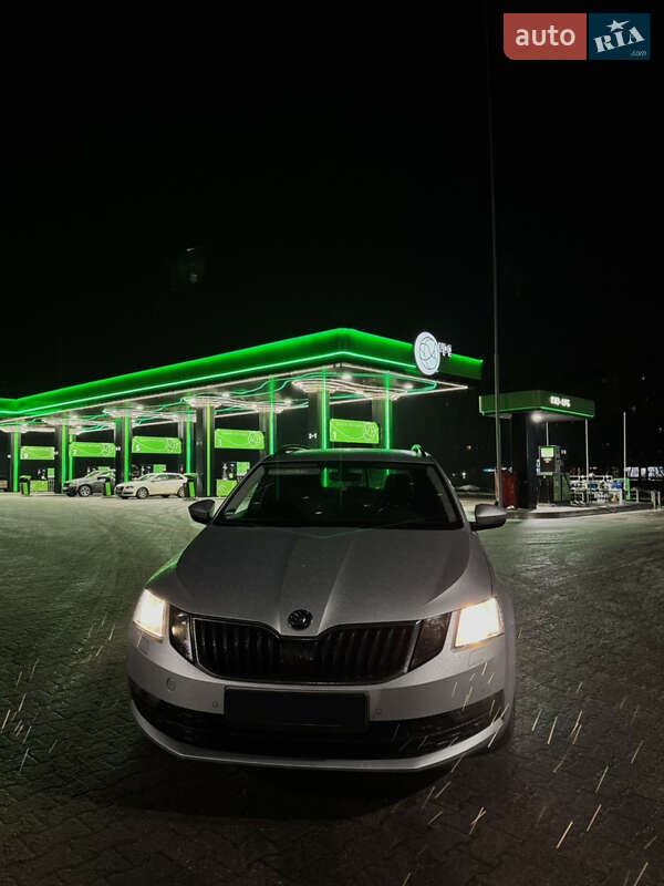 Універсал Skoda Octavia 2017 в Черкасах