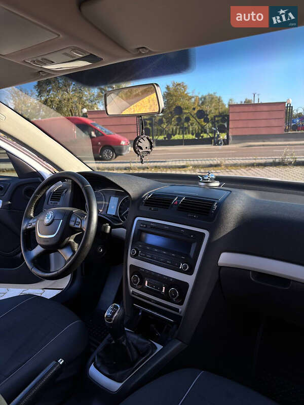 Универсал Skoda Octavia 2011 в Дрогобыче