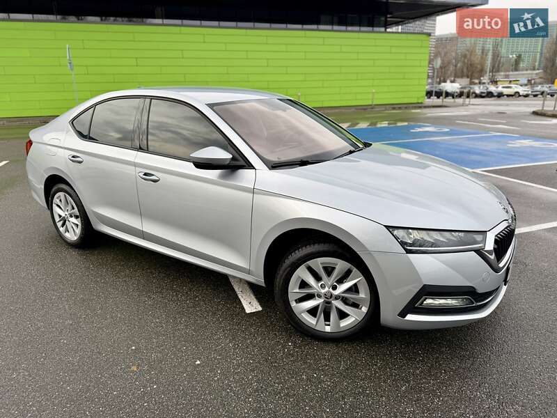 Лифтбек Skoda Octavia 2022 в Киеве