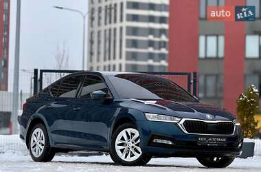 Лифтбек Skoda Octavia 2023 в Киеве