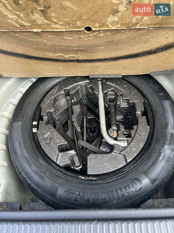 Универсал Skoda Octavia 2014 в Ужгороде