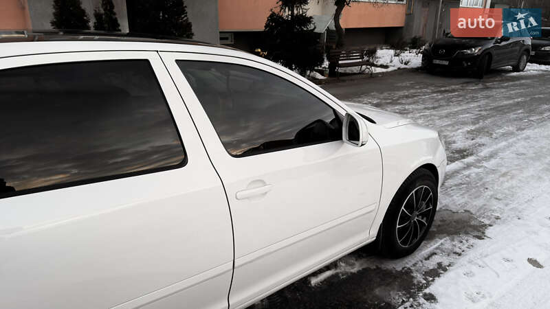 Лифтбек Skoda Octavia 2010 в Залещиках