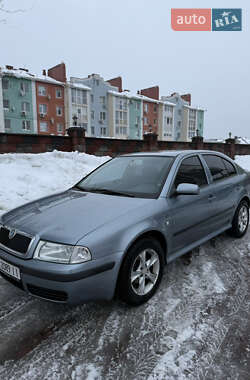 Лифтбек Skoda Octavia 2002 в Ровно