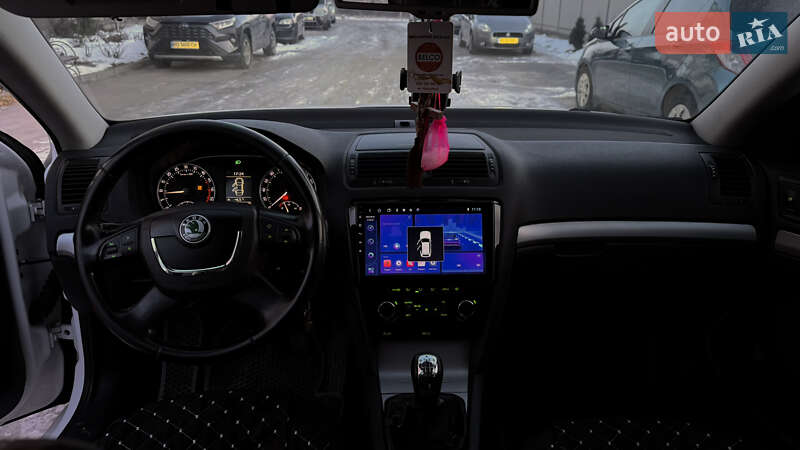 Лифтбек Skoda Octavia 2010 в Залещиках