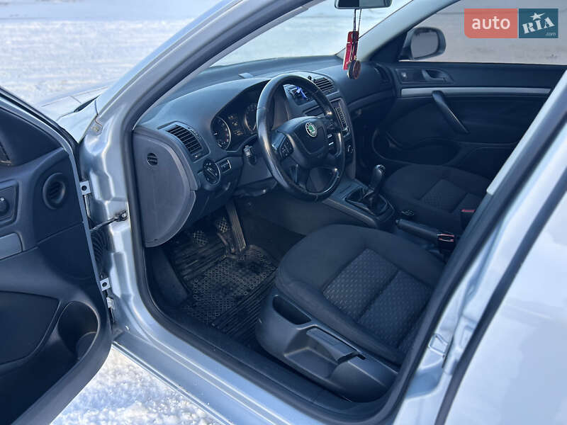 Лифтбек Skoda Octavia 2011 в Черкассах