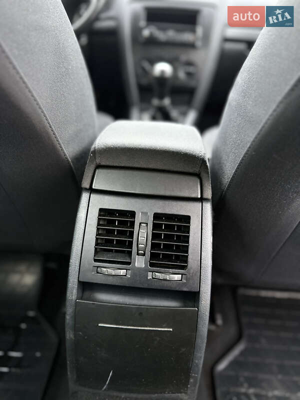 Лифтбек Skoda Octavia 2005 в Чернигове