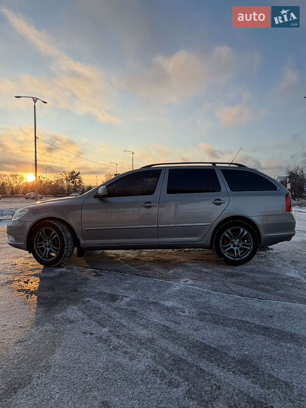 Универсал Skoda Octavia 2009 в Полтаве