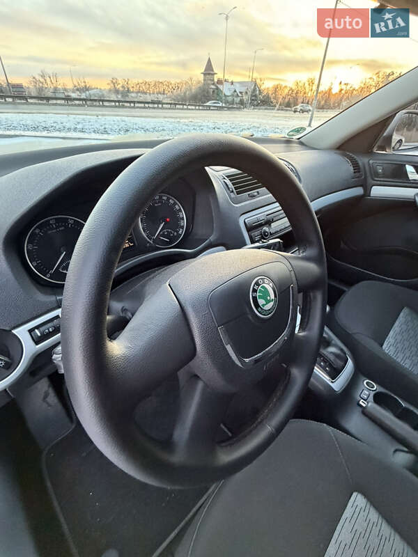 Универсал Skoda Octavia 2009 в Полтаве