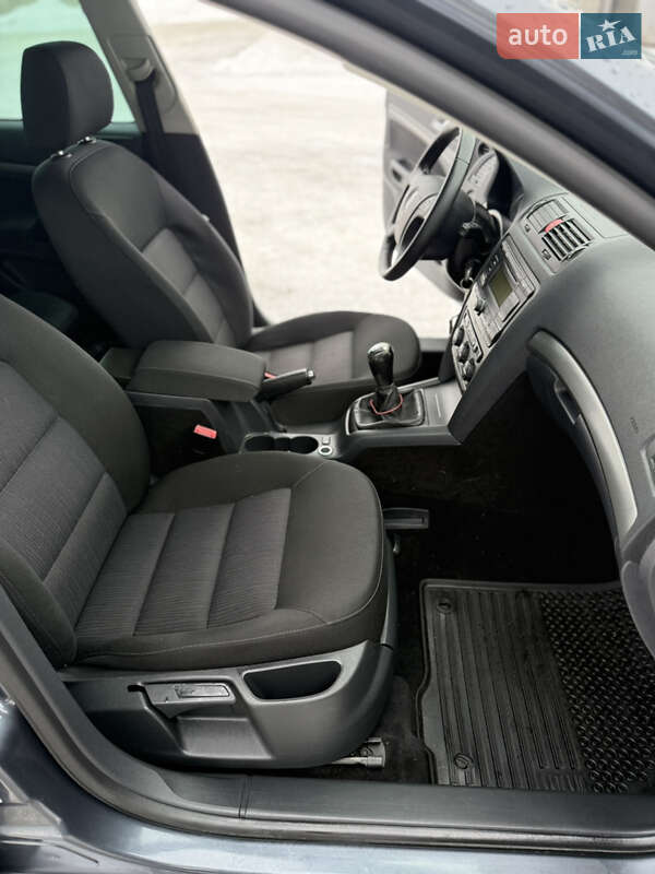 Универсал Skoda Octavia 2006 в Нововолынске