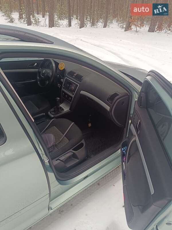 Универсал Skoda Octavia 2009 в Гадяче