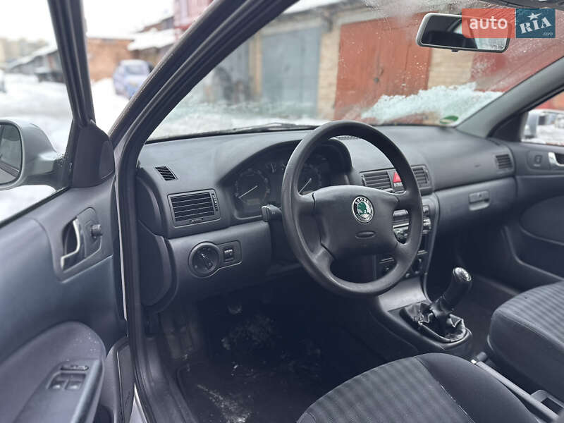 Лифтбек Skoda Octavia 2006 в Киеве