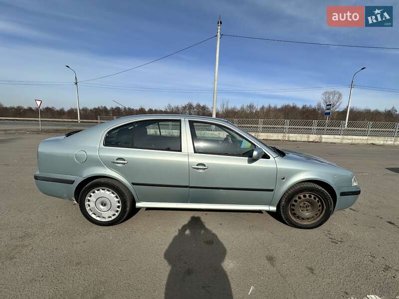 Лифтбек Skoda Octavia 2009 в Полтаве