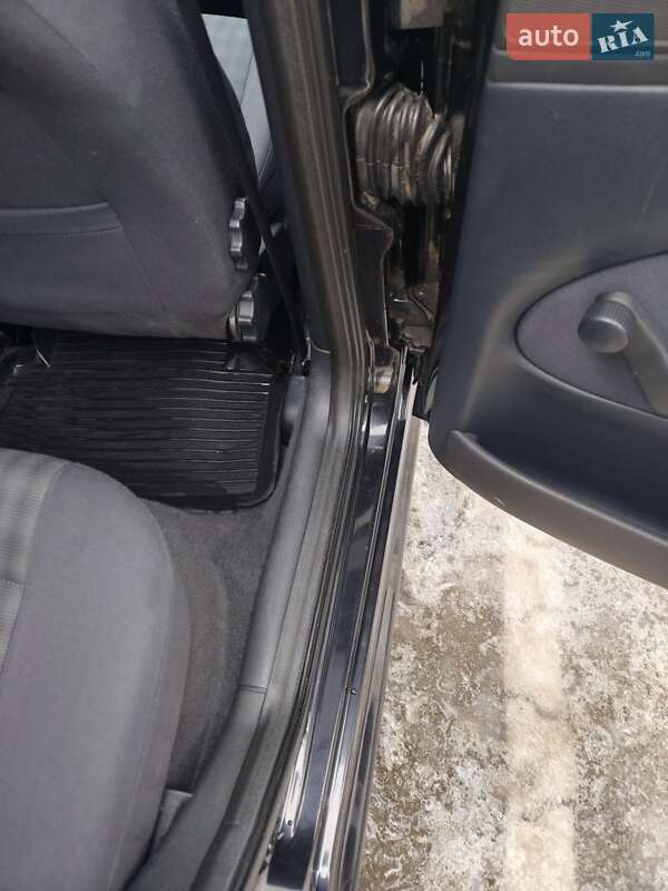 Универсал Skoda Octavia 2003 в Виннице