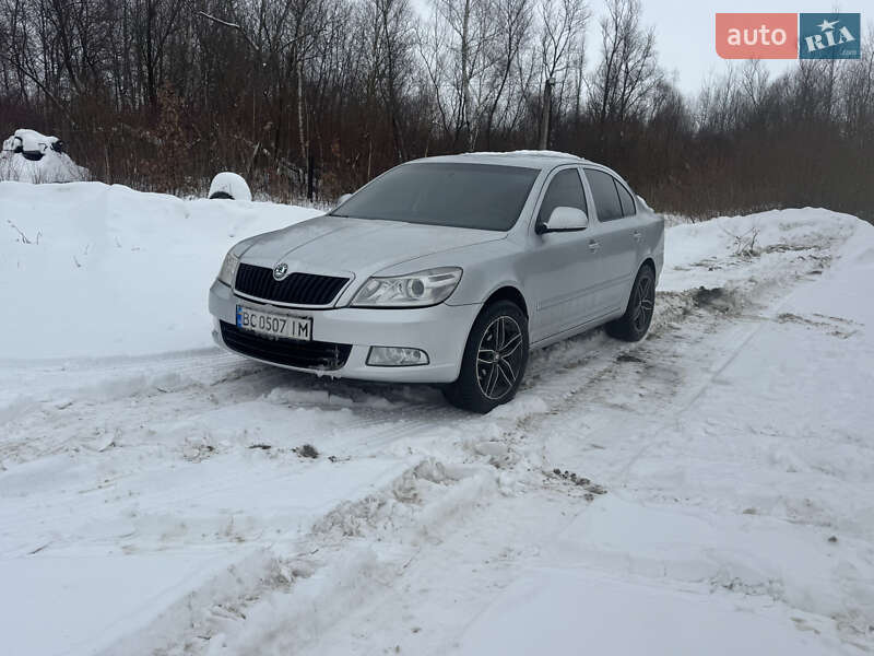 Лифтбек Skoda Octavia 2010 в Львове