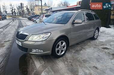 Универсал Skoda Octavia 2012 в Стрые