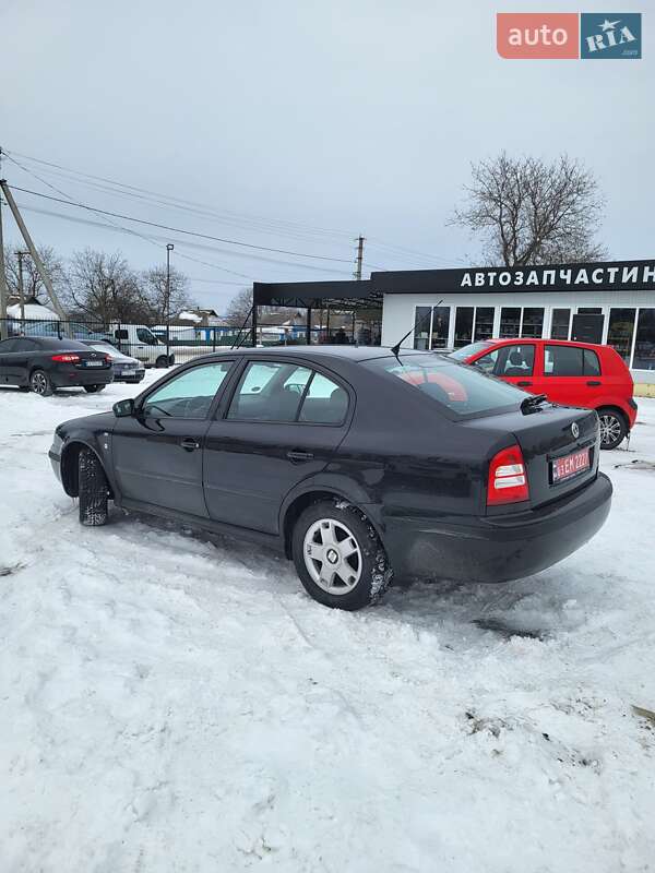 Лифтбек Skoda Octavia 2003 в Умани