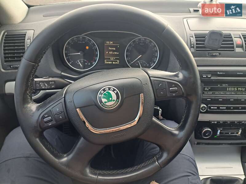 Универсал Skoda Octavia 2011 в Дрогобыче