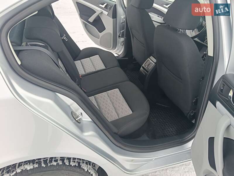 Лифтбек Skoda Octavia 2011 в Луцке фото 35 Лифтбек Skoda Octavia 2011 в Луцке