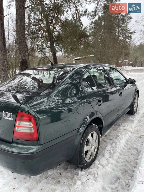 Лифтбек Skoda Octavia 2001 в Бабинцам