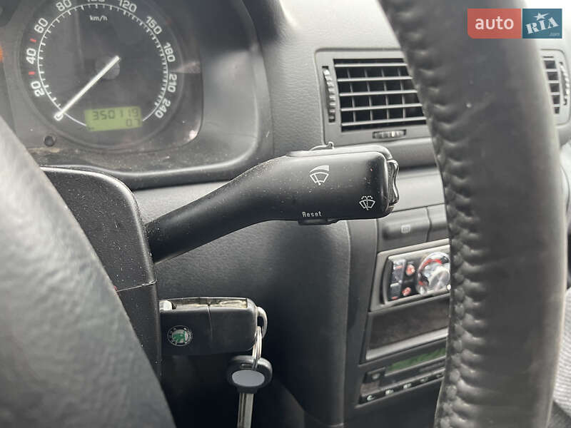 Лифтбек Skoda Octavia 2001 в Бабинцам