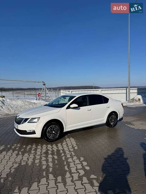 Лифтбек Skoda Octavia 2019 в Умани фото Лифтбек Skoda Octavia 2019 в Умани