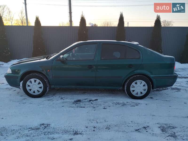 Лифтбек Skoda Octavia 1999 в Шептицькому