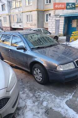 Універсал Skoda Octavia 2009 в Сумах