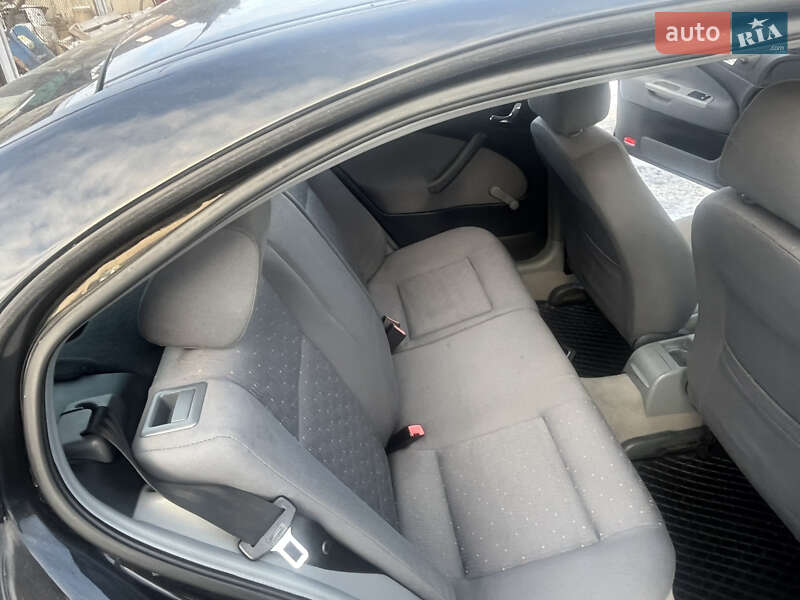 Лифтбек Skoda Octavia 2004 в Умани