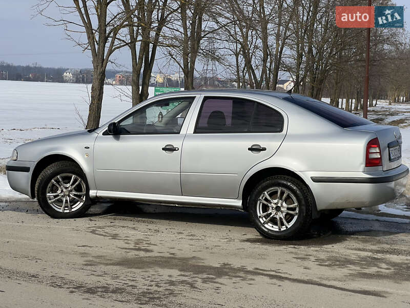 Лифтбек Skoda Octavia 2002 в Стрые фото 7 Лифтбек Skoda Octavia 2002 в Стрые