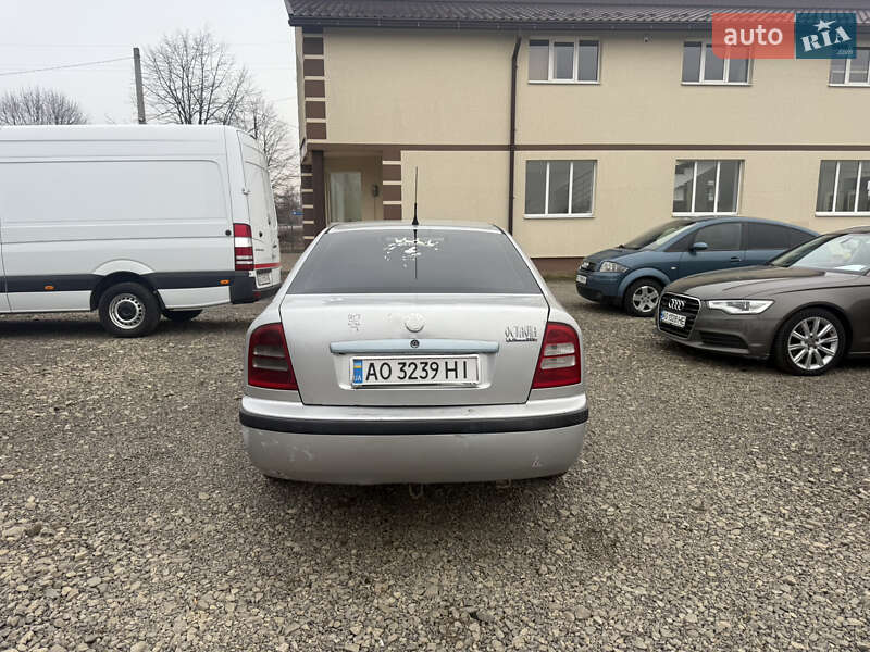 Лифтбек Skoda Octavia 2000 в Тячеве