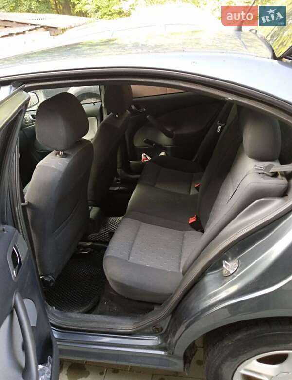 Лифтбек Skoda Octavia 2010 в Долине