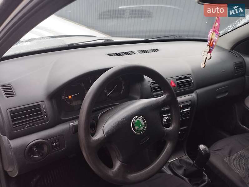 Лифтбек Skoda Octavia 2003 в Сторожинце