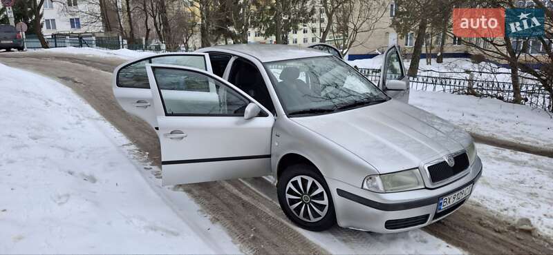 Лифтбек Skoda Octavia 2003 в Хмельницком