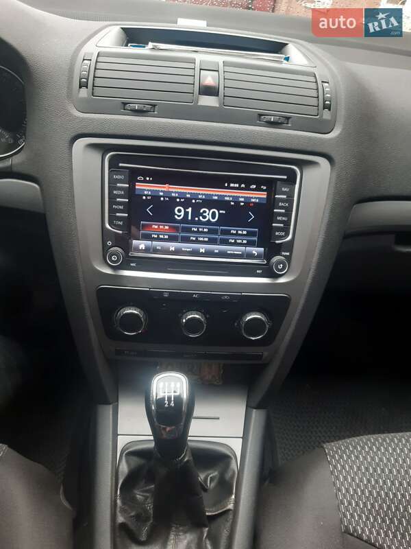 Універсал Skoda Octavia 2011 в Чернівцях