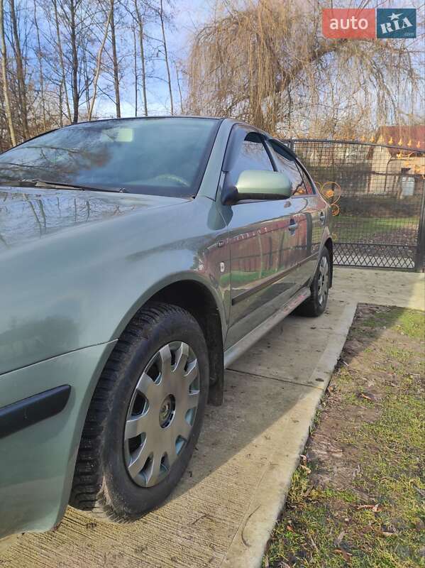 Лифтбек Skoda Octavia 2001 в Мостиске