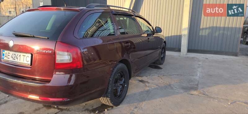 Универсал Skoda Octavia 2010 в Синельниково