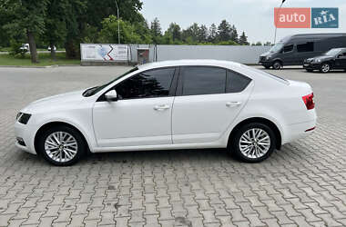 Лифтбек Skoda Octavia 2017 в Новоселице
